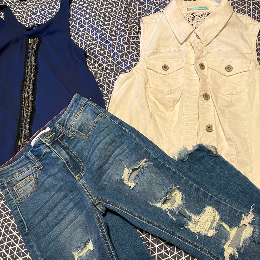 3 piece bundle! Cello jeans, beaded detail blouse, white lace denim vest! XS/0
